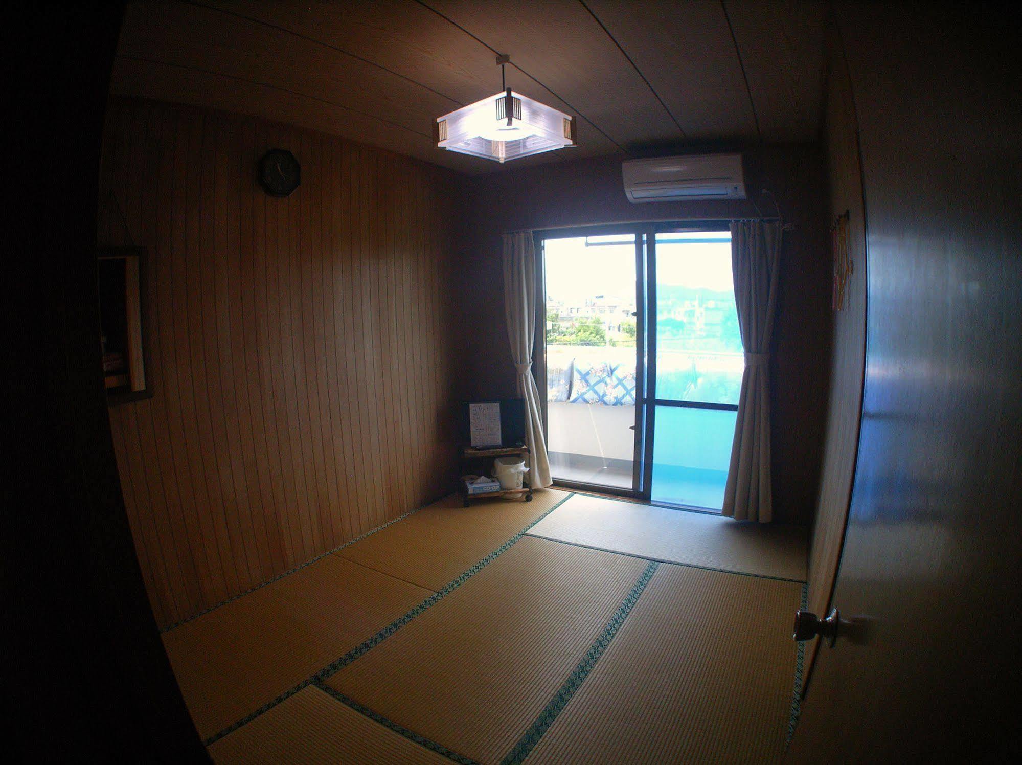 Hotel Minshuku Yadokari Zamami Exterior foto
