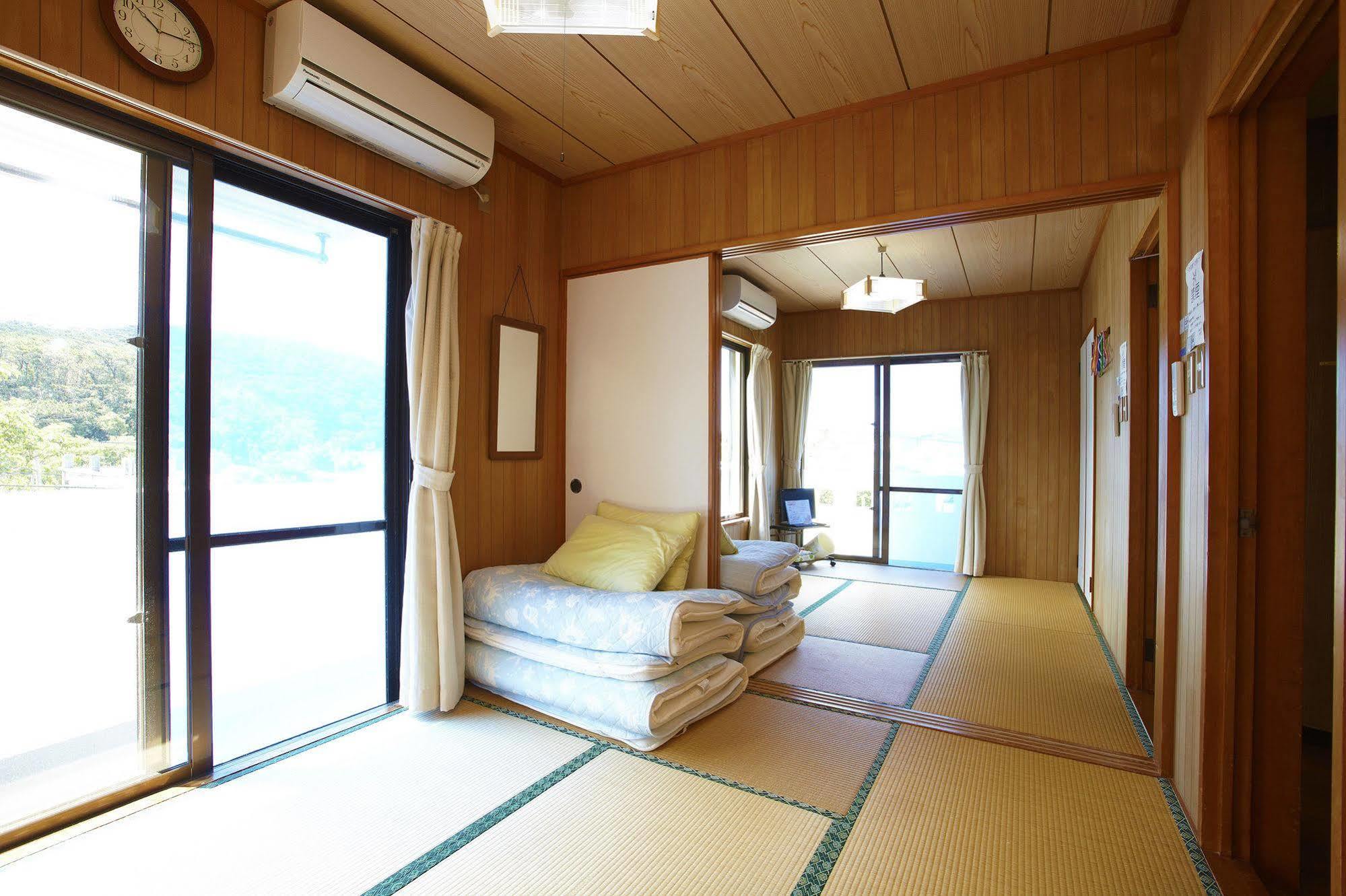 Hotel Minshuku Yadokari Zamami Exterior foto